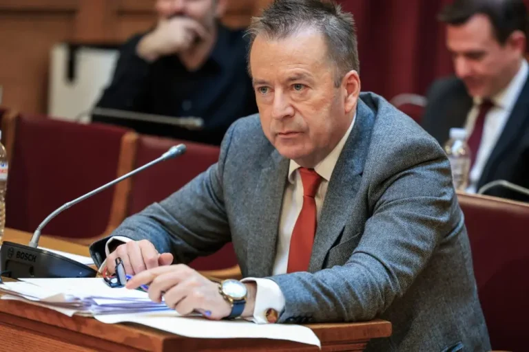 «Αδικία εις Βάρος των Αγροτών»: Σφοδρή Επίθεση Κόκκαλη για το Νέο «Κούρεμα» 25% στο Μέτρο 23