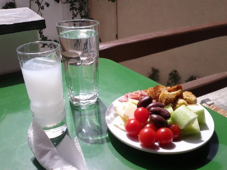 Οινοποιία: Πού Θέλει να Επιβάλει Υψηλούς Φόρους στο Αλκοόλ η ΕΕ έως το 2035; Η Θέση της ΚΕΟΣΟΕ