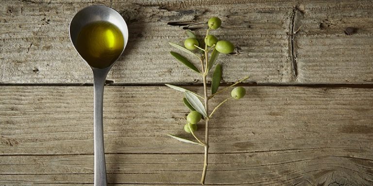 600 ευρώ το λίτρο έπιασε το άθερμο αγριέλαιο Μεσολογγίου