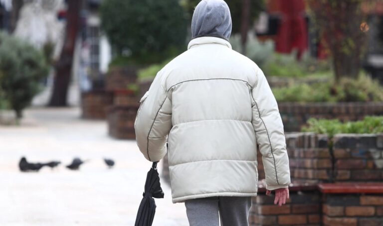 Καιρός Ελλάδας: Το κρύο επιμένει – Πότε έρχονται βροχές και χιόνια