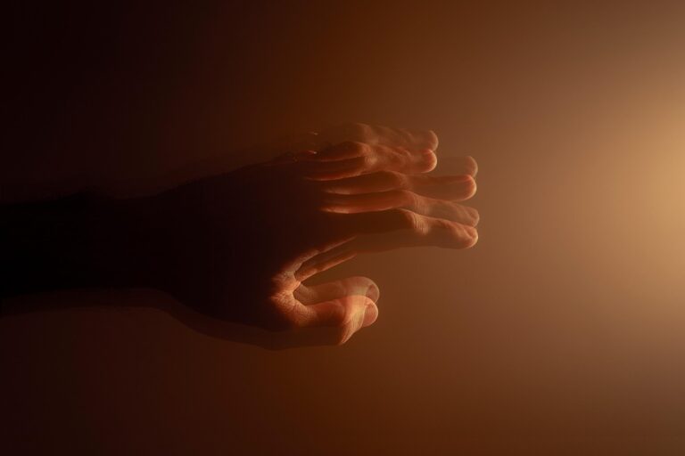 ΗΠΑ: Εγκρίθηκε θεραπεία-ορόσημο για τη νόσο του Πάρκινσον