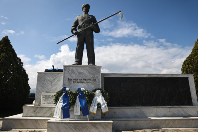 Λάρισα: Τίμησαν την εξέγερση του Κιλελέρ οι αγρότες των μπλόκων – «Φάρος εξέγερσης και συλλογικής δράσης»