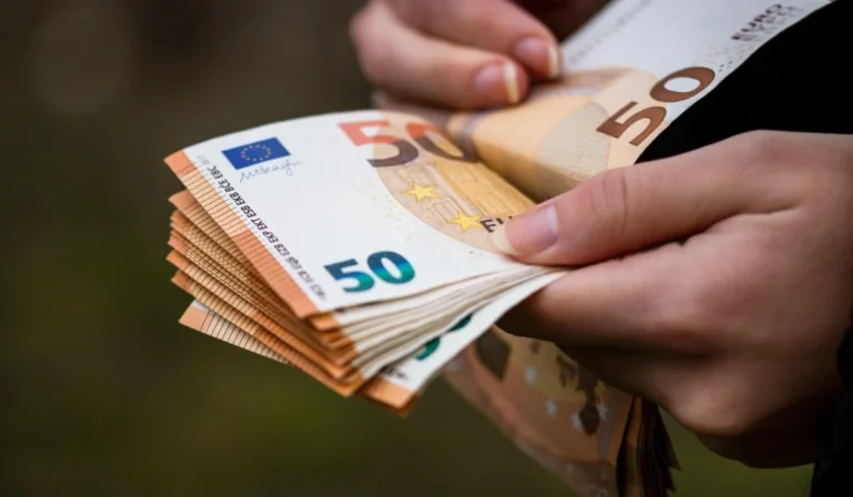 «Μπαράζ» Πληρωμών: Ποιοι πάνε ταμείο αυτή την εβδομάδα – Ο χάρτης για ΕΦΚΑ και ΔΥΠΑ