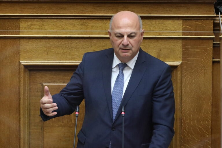 «Οριστικό Όχι» Τσιάρα στον Εμβολιασμό: «Καμία Χώρα που Εμβολίασε δεν Κατάφερε να Εξαλείψει την Ευλογιά»