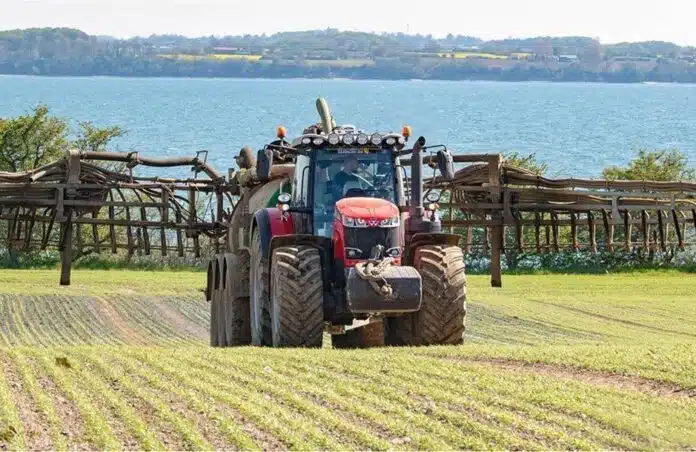 Πρόστιμα για οδήγηση αγροτικού μηχανήματος χωρίς άδεια - Τι φέρνει o νέος ΚΟΚ