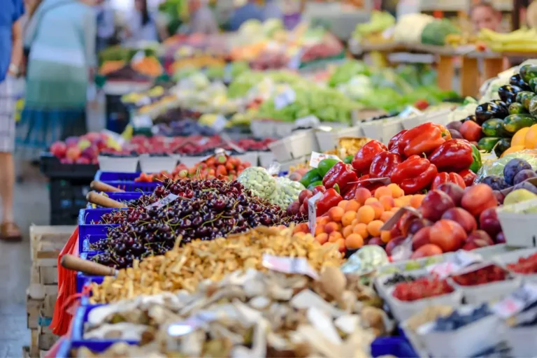 Λαϊκές Αγορές: «Μπλόκο» στο Ψηφιακό Δελτίο Αποστολής – Γιατί λένε «ανεφάρμοστο» και ζητούν συνάντηση με Πιερρακάκη