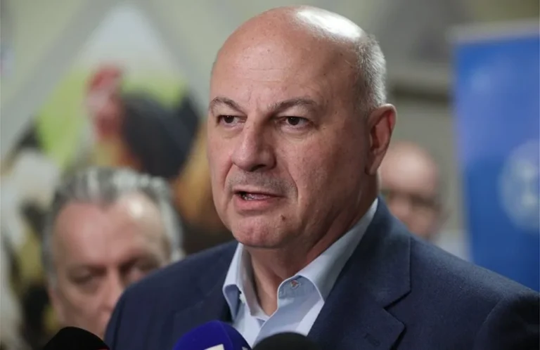 Τσιάρας για Μπλόκα: «Όποιος Αρνείται τον Διάλογο, Αναλαμβάνει την Ευθύνη» – Πληρωμή Μέτρου 23 την Επόμενη Εβδομάδα