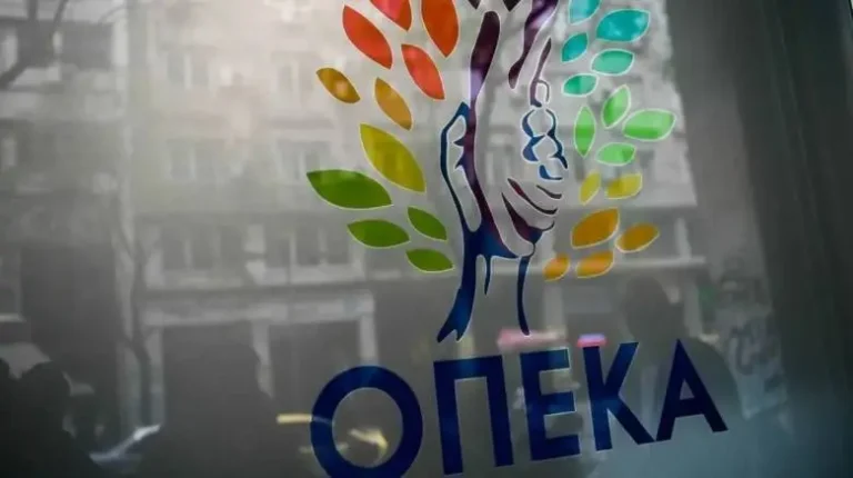 «Μποναμάς» πριν τα Χριστούγεννα: Πληρώνονται Νωρίτερα τα Επιδόματα του ΟΠΕΚΑ – Στις 22/12 η Καταβολή