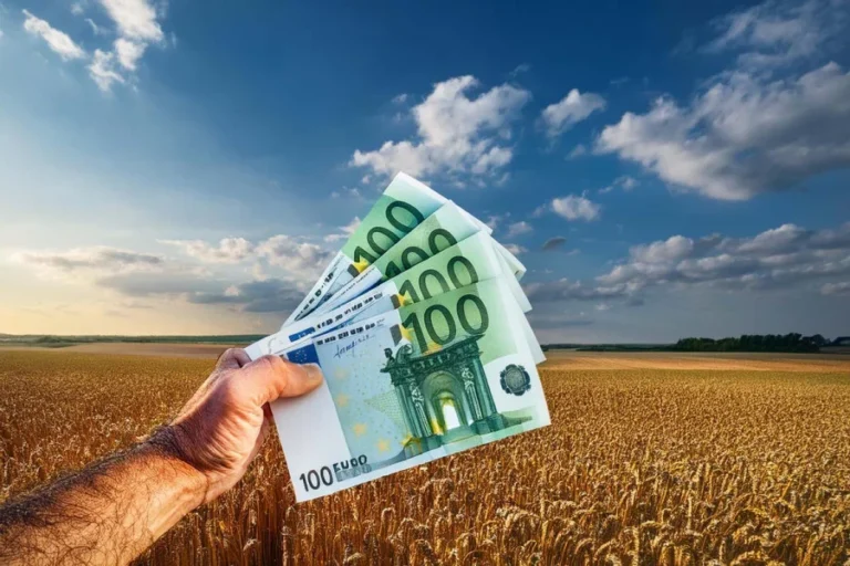 ΥΠΑΑΤ: «Η Ελλάδα Δεν Χάνει Ούτε Ευρώ» – Έρχεται «Δεύτερη Κατανομή» και Λύσεις για τους Απλήρωτους