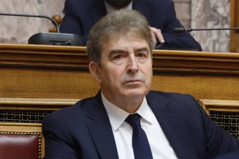 Χρυσοχοΐδης: «Σκούπα» του Ελληνικού FBI για Επιδοτήσεις – Δεσμεύτηκαν 33 Εκατ., Έρχονται Νέες Συλλήψεις