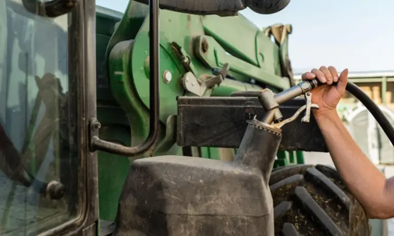 Αγροτικό πετρέλαιο στην αντλία από 1/11/2026: «Καμπανάκι» πρατηριούχων για έξτρα κόστος και ρευστότητα