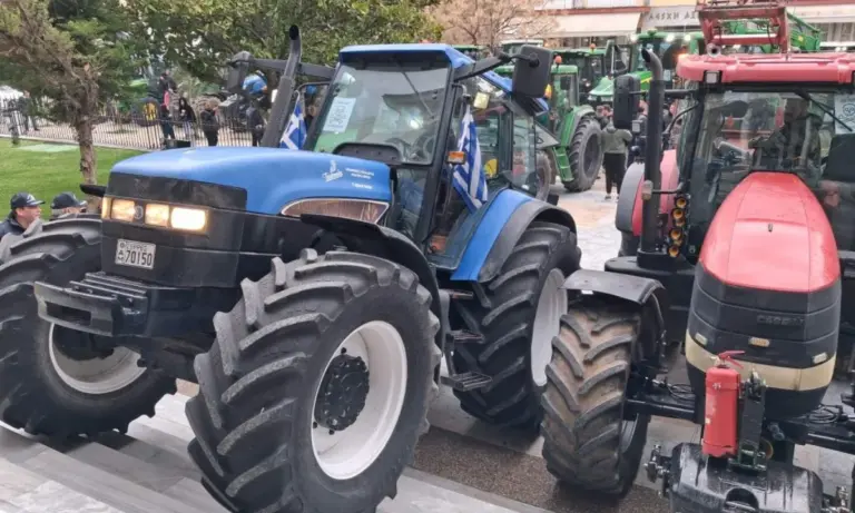 Αγρότες: «Ζεσταίνουν» τις μηχανές για την Αθήνα – Μπαράζ κινητοποιήσεων σε όλη τη χώρα