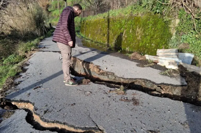 Συναγερμός στον Ταΰγετο: Εκκενώθηκαν χωριά λόγω κατολισθήσεων – «Βούλιαξε» η Μεσσηνία