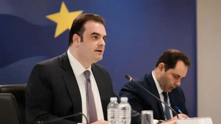 ΕΚΤΑΚΤΟ: Ανοίγει 6 Απριλίου το Fuel Pass — Τα μέτρα για αγρότες και τα 920€ του κατώτατου