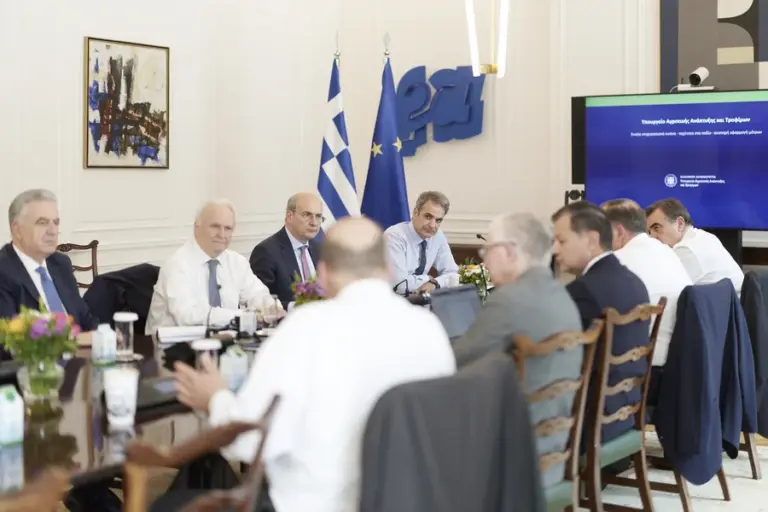 Επιδότηση Λιπασμάτων & Πληρωμές: Τι Αποφασίστηκε στη Σύσκεψη στο Μαξίμου