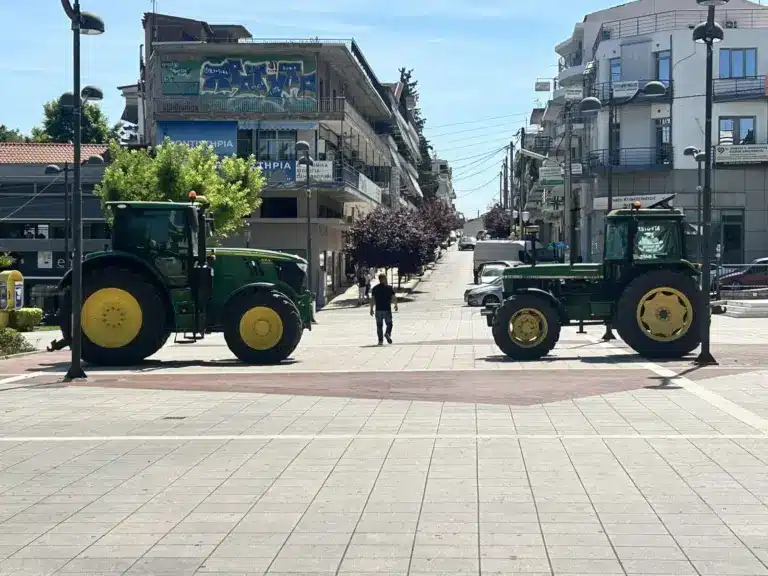 «Βράζει» ο θεσσαλικός κάμπος: Βγήκαν τα τρακτέρ στα Φάρσαλα – Ακολουθούν Πλατύκαμπος και Τύρναβος
